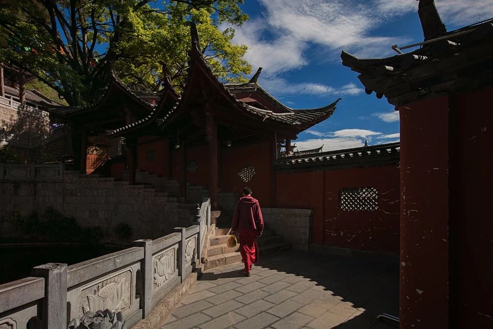 麗江·白馬里，千年古城化作最美背景