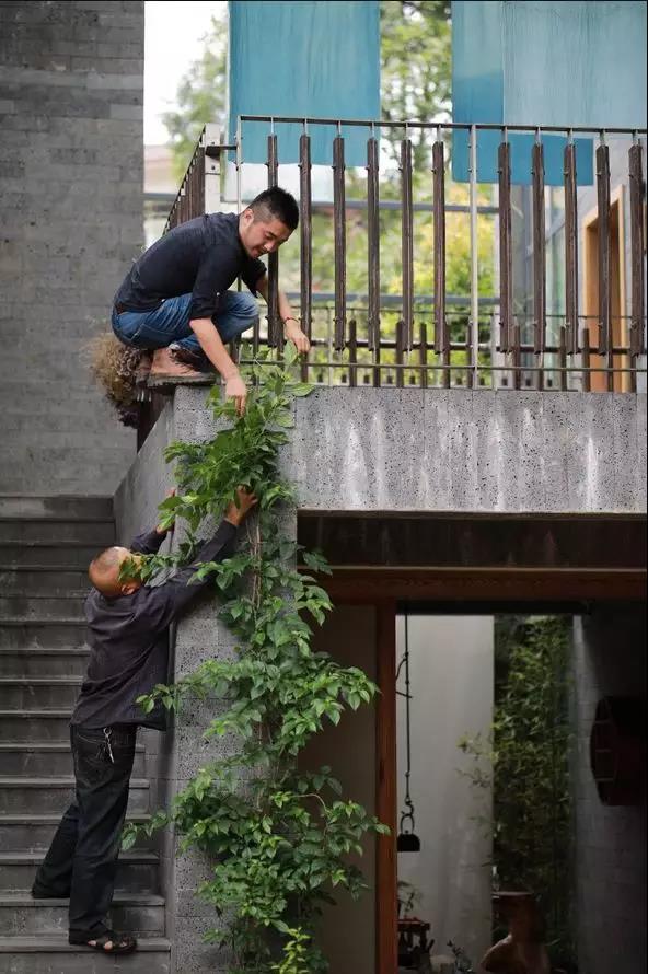 上山上去生活吧，上山上迎你還家！