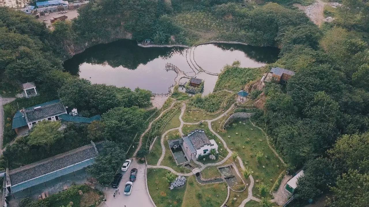 一宿·山麓之庭，一個(gè)充滿禪意山下庭院