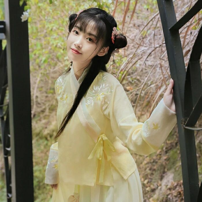 雨縑縑意漢服，清新刺繡襦裙?jié)h服圖片