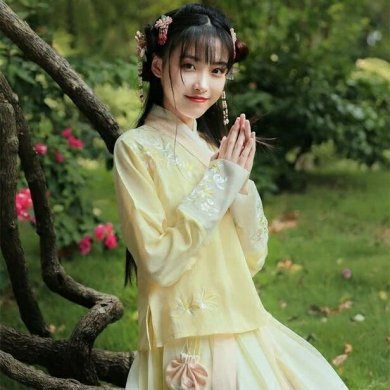 雨縑縑意漢服，清新刺繡襦裙?jié)h服圖片