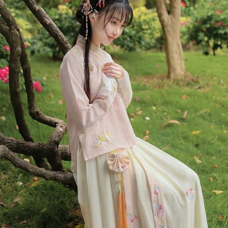 雨縑縑意漢服，清新刺繡襦裙?jié)h服圖片