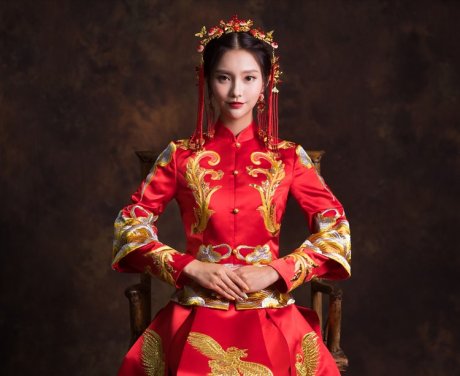 傳統(tǒng)吉祥中式禮服，奢華鳳凰新娘禮服