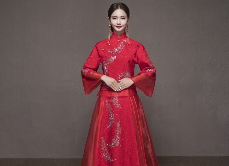 羽毛圖案新娘結(jié)婚禮服，簡(jiǎn)約大氣中式禮服