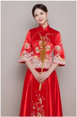 簡(jiǎn)約時(shí)尚中式秀禾新娘禮服，精致唯美中式禮服