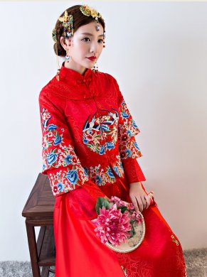 古色古香中式禮服，中國(guó)風(fēng)新娘結(jié)婚禮服