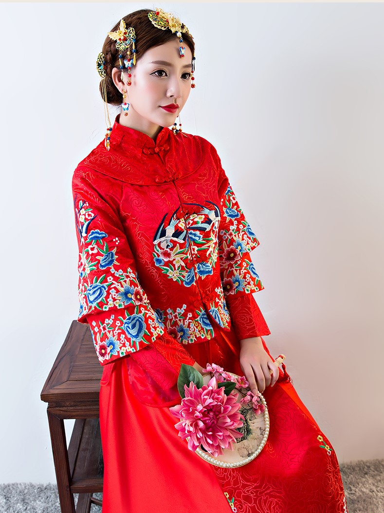 古色古香中式禮服，中國風(fēng)新娘結(jié)婚禮服