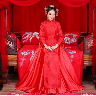 簡單大氣的中式禮服，新娘結(jié)婚禮服