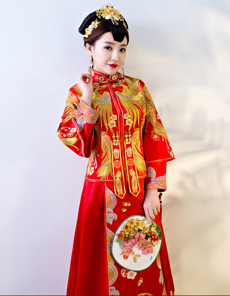 傳統(tǒng)中式禮服，紅色結(jié)婚新娘禮服