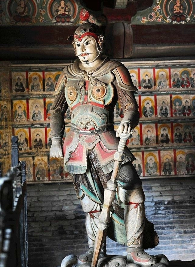 平遙鎮(zhèn)國(guó)古寺華美彩塑