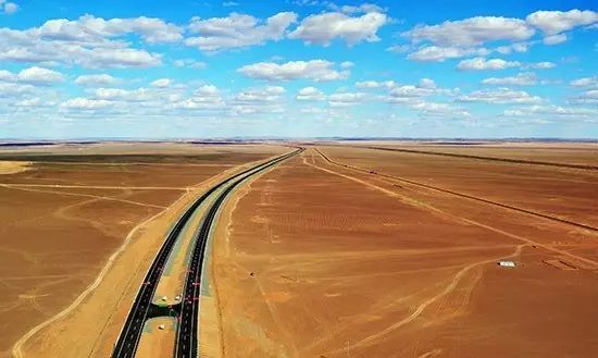 十條最適合自駕出游的中國(guó)風(fēng)景公路，一路美景