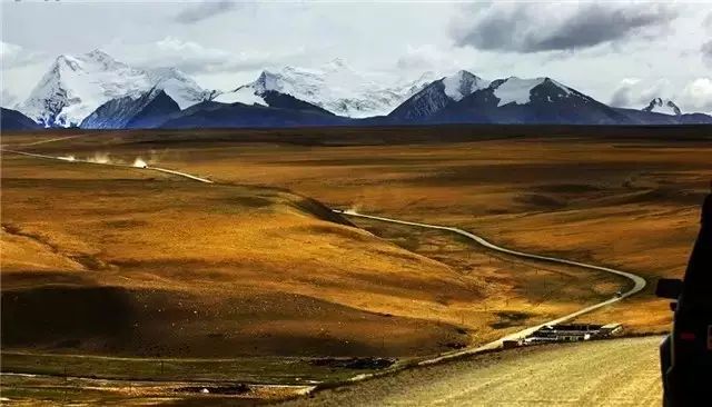 十條最適合自駕出游的中國風景公路，一路美景