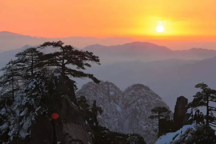 雪后黃山風景宛如人間仙境，舞一曲雪中霓裳羽