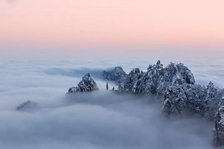 雪后黃山風景宛如人間仙境，舞一曲雪中霓裳羽