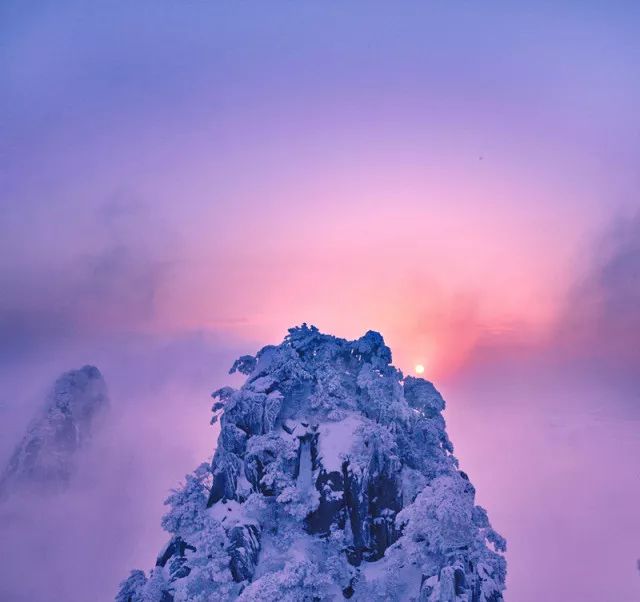 雪后黃山風(fēng)景宛如人間仙境，舞一曲雪中霓裳羽