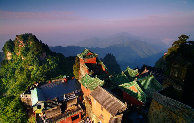 夏日的五岳之冠武當山