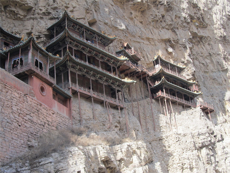 懸空寺半天高，三根馬尾空中吊