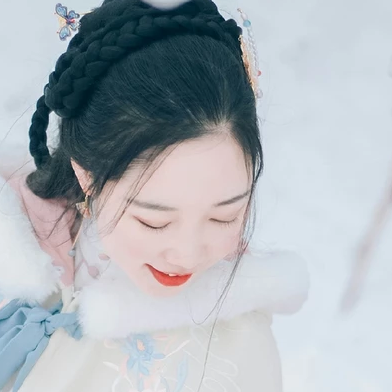 白雪紛飛女生頭像，唯美古風(fēng)真人頭像