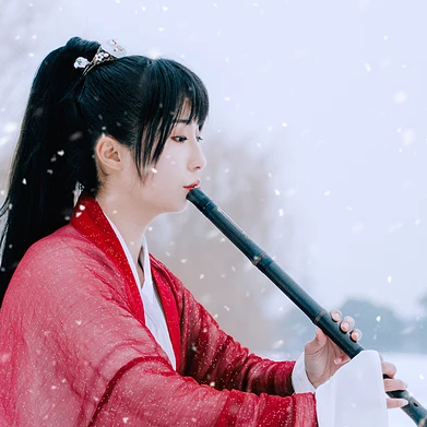 初雪紅衣俠客女生頭像，唯美古風(fēng)真人頭像