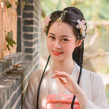 粉嫩花朵少女頭像，唯美古風(fēng)真人頭像