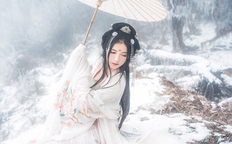 古風(fēng)美女，雪地女子