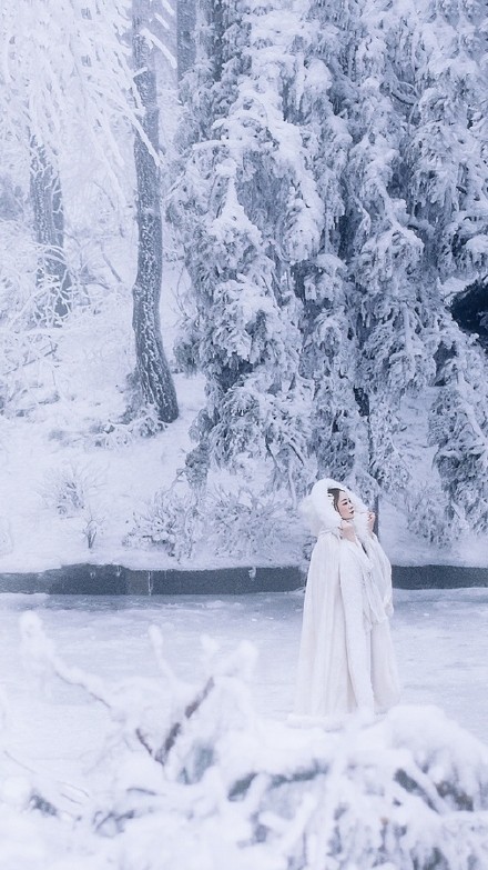 唯美雪景古裝美女圖片，清新淡雅的古裝攝影欣賞