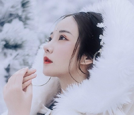 唯美雪景古裝美女圖片，清新淡雅的古裝攝影欣賞